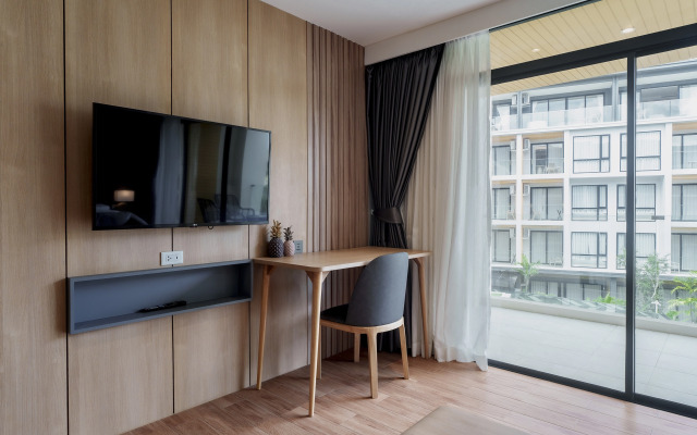 Pool View 1310 Wyndham Condo Apartments