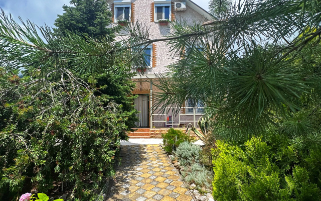 Barkhatny Sezon Guest House