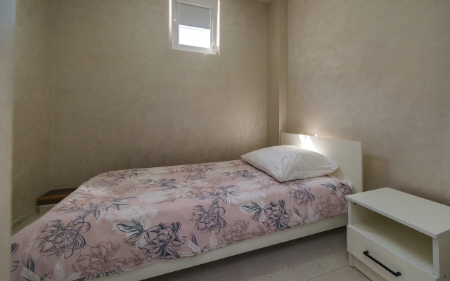 Leto Apartments
