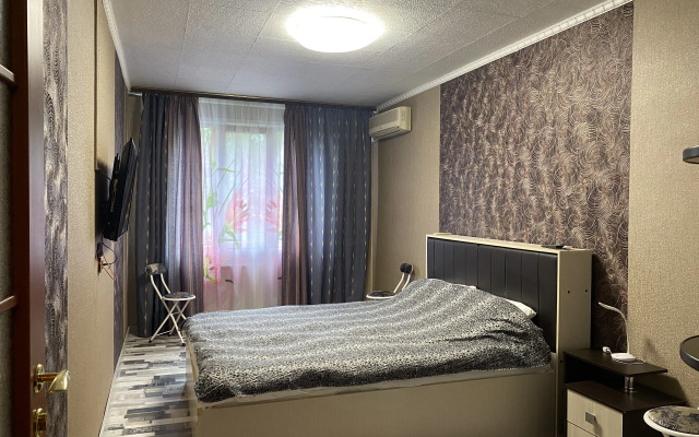 Prostornaya 3-Kh Komnatnaya Kvartira S Kaminom Flat