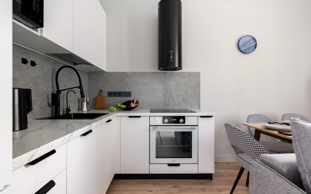 Квартира с Дизайнерским Интерьером с Террасой на Берегу Невы