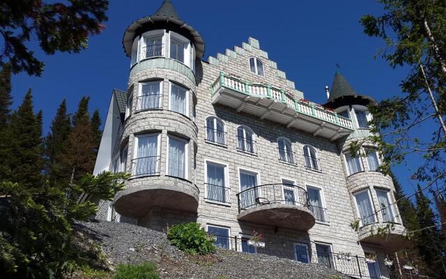 Отель Загородный Замок Эдельвейс