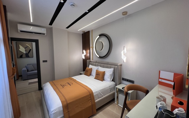 Hotel Elysian Airport