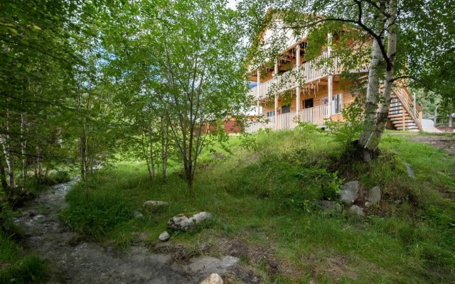 Отель Дом у реки