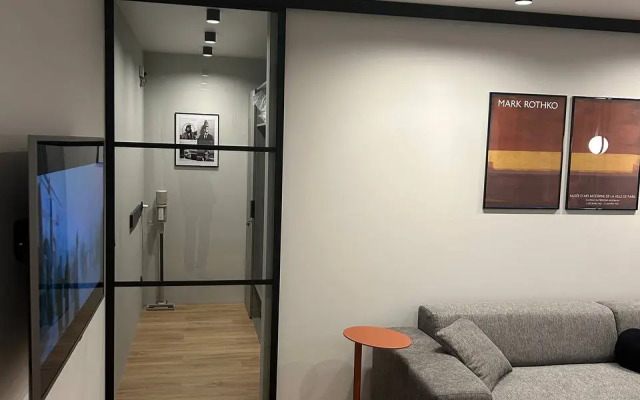 Квартира новая в центре RomanovApart