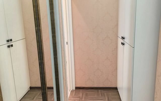 V Shusharakh, Novgorodskiy 7 Flat