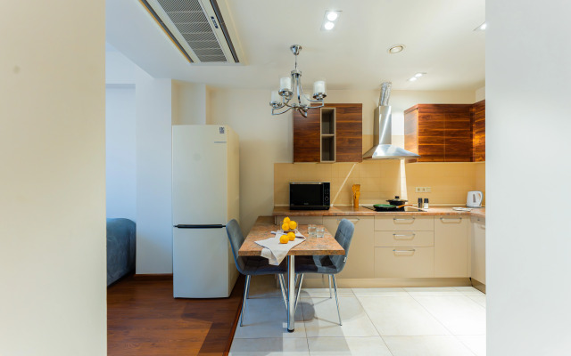KeyGo #0099, 1 Bedroom, Balcony, Near National Gallery Apartments