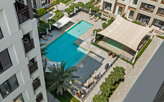 Lagoon Charm Luxurious Waterfront Living Apartments