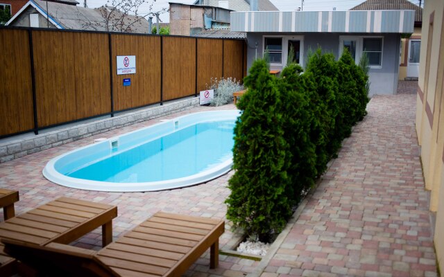 Yani Apartments