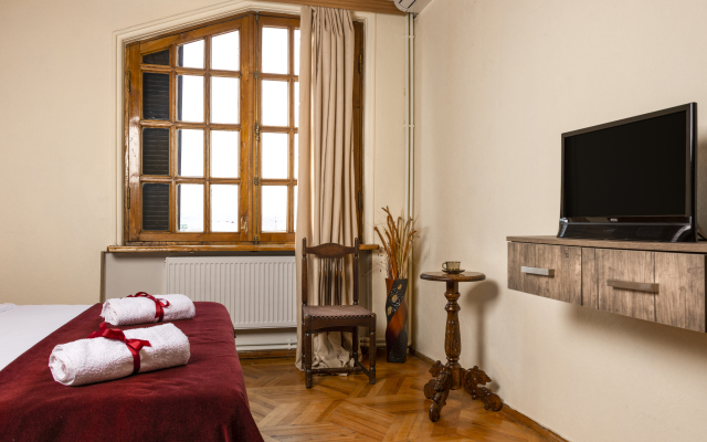 Vedzisi Garden Hotel