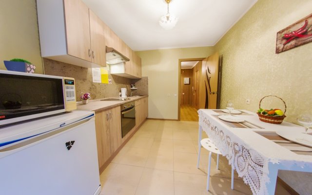 On Revolyutsionnoy 72 Apartments
