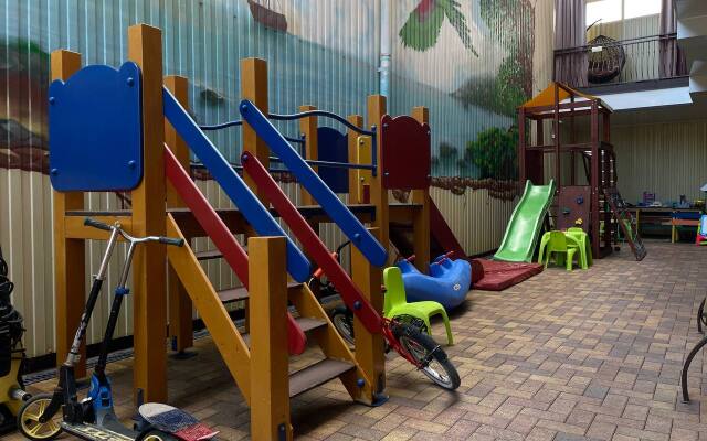 FamilyClub Созвездие - бассейн под облаками