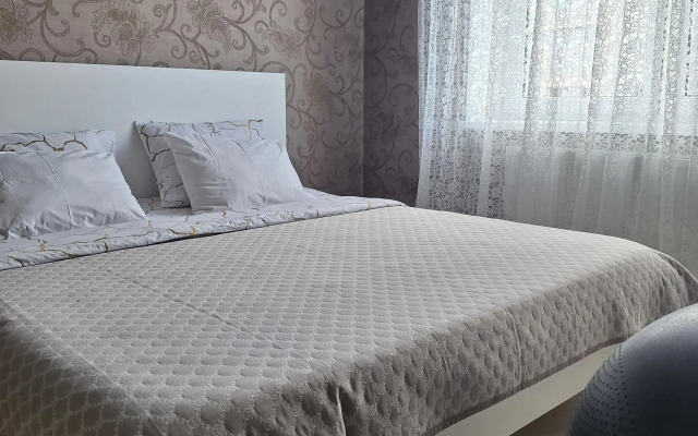 Uyutnaya Kvartira V Khoroshem Rayone Goroda Flat