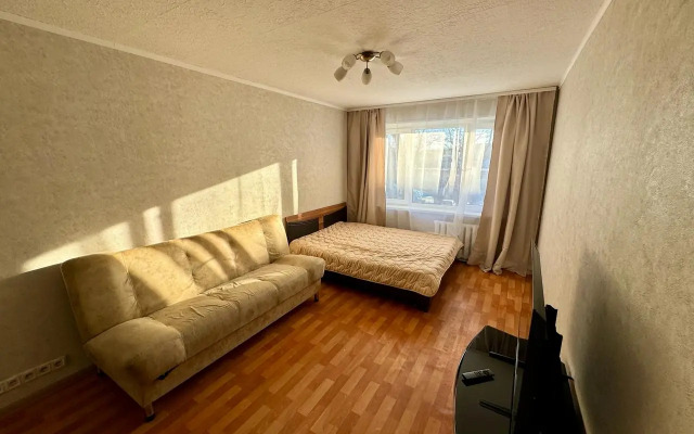 V Luchshem Rayone Flat