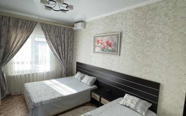 Zhemchuzhina u Morya Flat