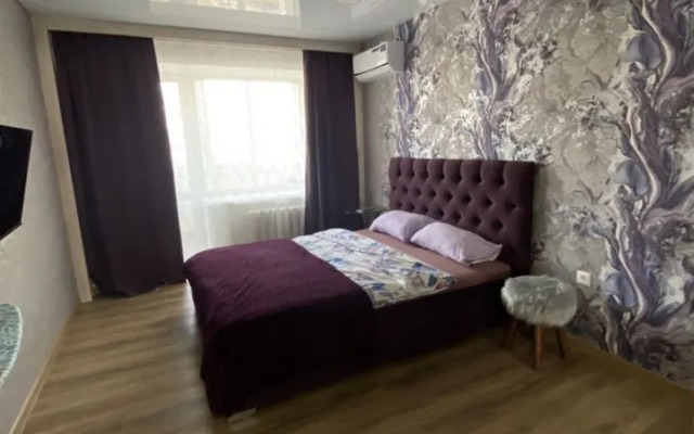 Квартира четырехкомнатная на Цюрупы, 84