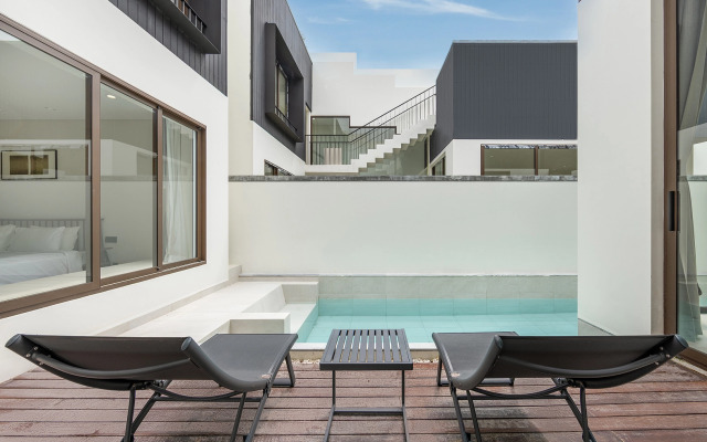 Qabalah 2BR Villa, Pool & Rooftop near Bangtao Villa