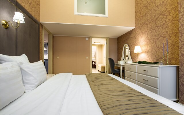 Апартаменты D на Чайковского с тремя спальнями №1