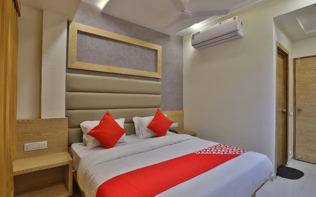 Royal Square by Sky Stays Hotel