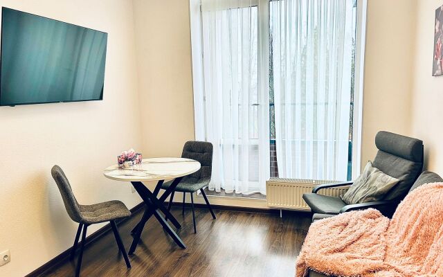 Briz na Tulonskoy allee Flat