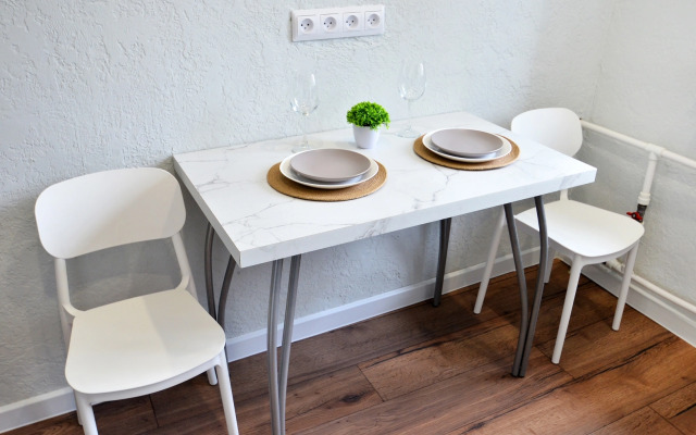 Na Zhukova Flat