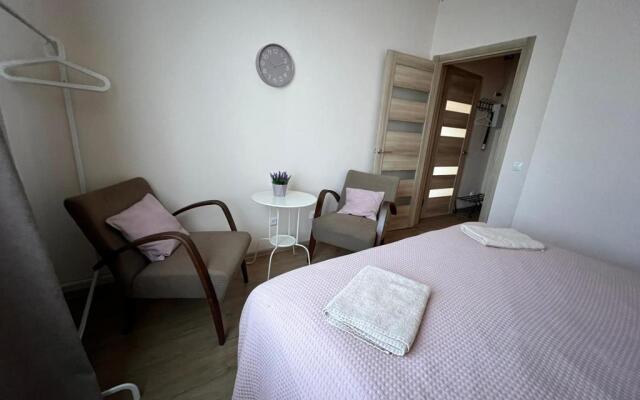 Kosmonavtov Dom 104.2 Etazh Apartments