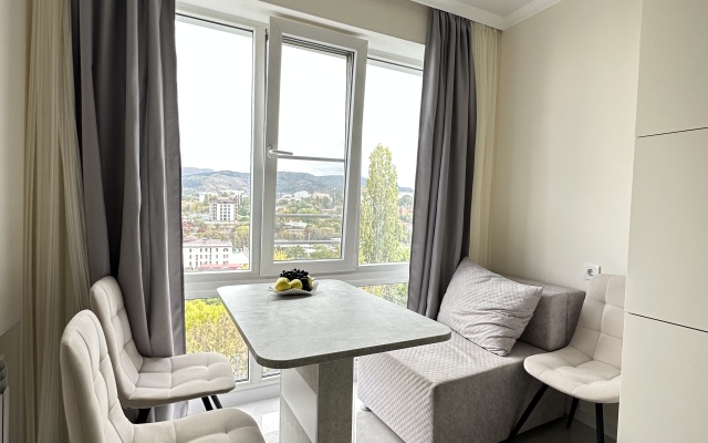 S Krasivym Vidom Na Gory Flat