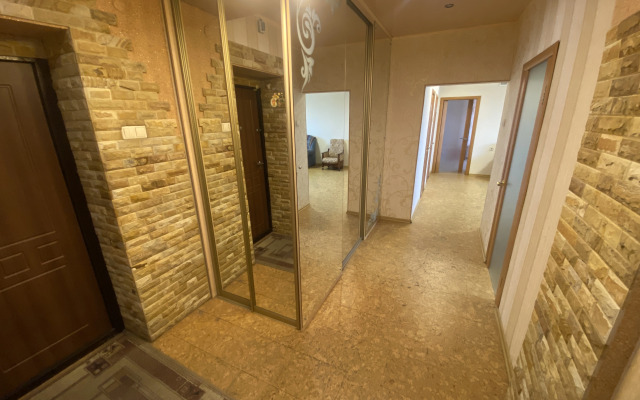 Квартира 3-комнатная Баранского 100