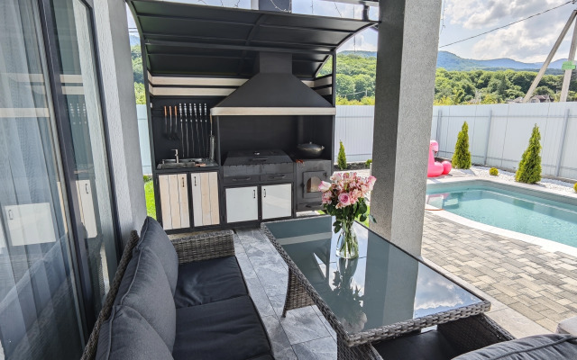 Частный дом У подножия гор