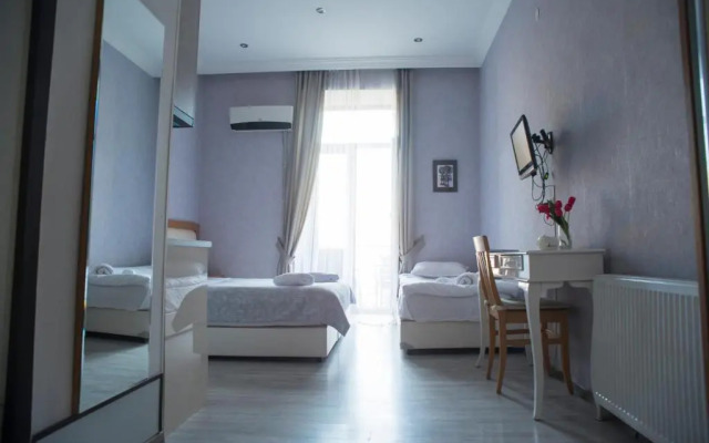 Visiting Nona Apart Hotel