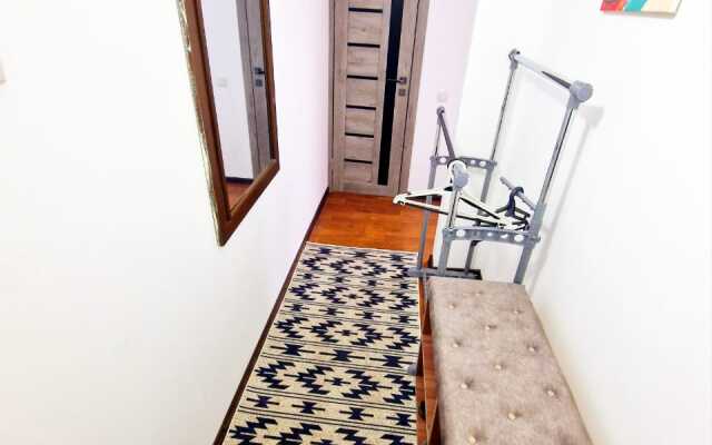 Апартаменты на проспекте Достык 103/31а