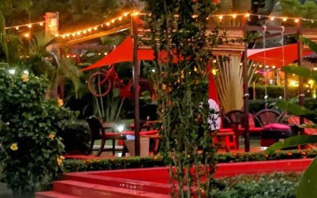 Red Moon Hideaway Hotel