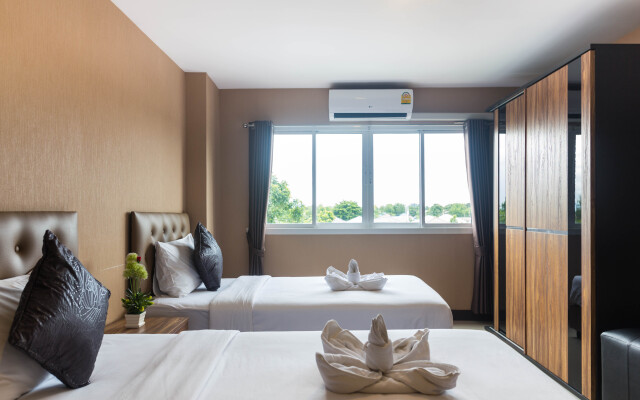Отель Life Grand Chiang Mai