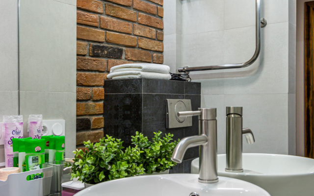 M1C Lyuks Apartments