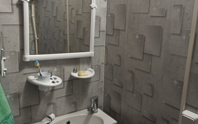 Частный дом У Пруда с Банькой и Беседкой