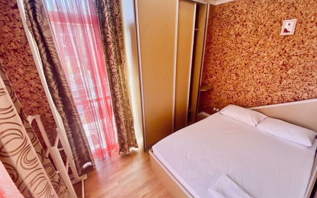 Na Ulitse Krymskaya 77 Flat