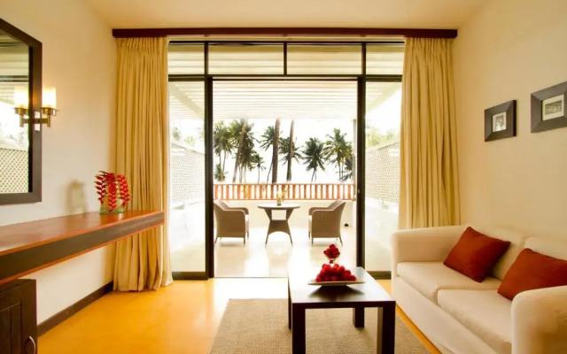 The Blue Water - Bawa Heritage - City Resort Hotel