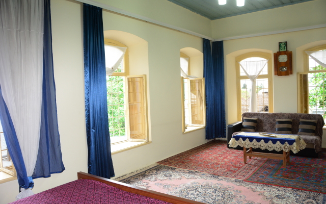 Ali Ancient House 555 Guest House