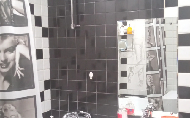 Studiya Spalnya Do 4 Chel. Trk Kosmos Priisk Flat