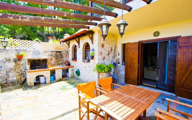 Bizmut Shared Pool Paliouri Villa