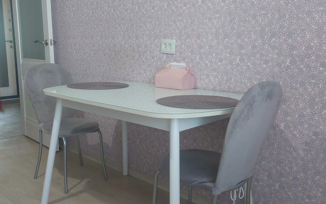 Uyutnaya Kvartira S Prekrasnym Vidom Iz Okna Flat