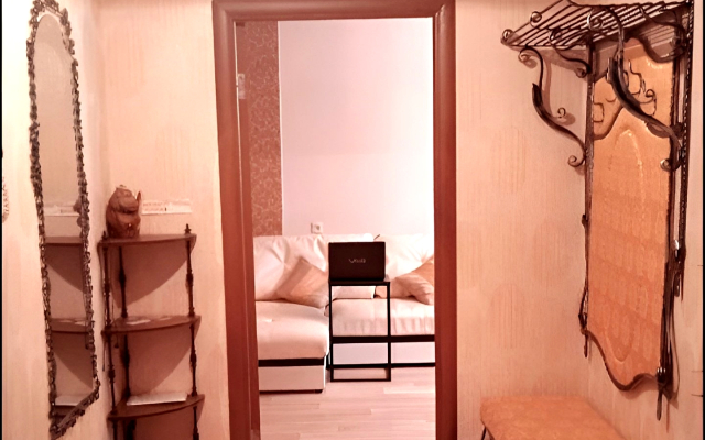 Квартира 2 кв посуточно Академгородок, ул. Героев Труда 35А