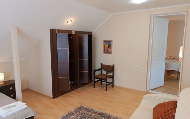 Kamerata Private House