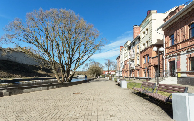 Bolshie Krasivye Naprotiv Kremlya Apartments