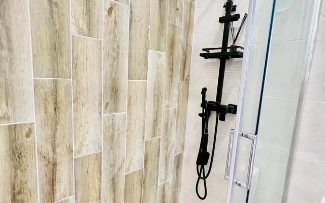 Na Lvovskoy 70A Apartments