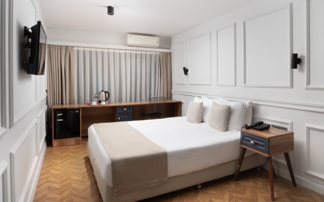 Elan Hotel