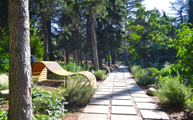 Les Health Resort