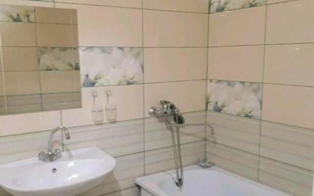 Kvartira Prostornaya Kvartirka Vozle Tsentralnogo Parka Flat