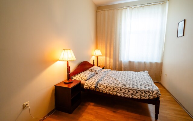 SBolshaya Morskaya 36 Two-bedroom  in St. Petersburg style Parking in the courtyard Fiat