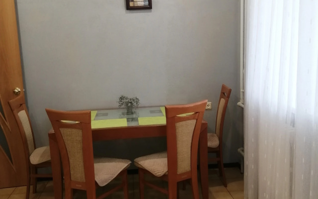 Dvushka Na Naberezhnoy Flat
